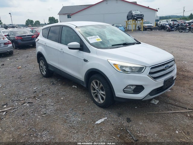 2017 FORD ESCAPE SE - 1