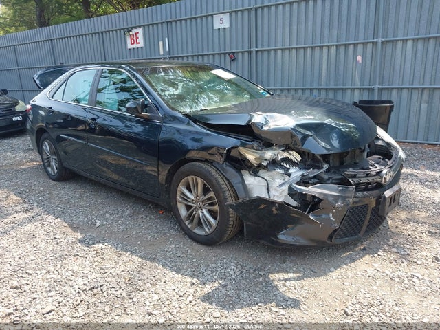 2017 TOYOTA CAMRY SE - 1