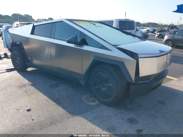 2025 TESLA CYBERTRUCK - 1
