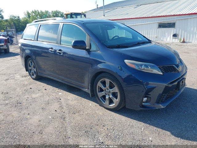 2018 TOYOTA SIENNA SE PREMIUM 8 PASSENGER - 1