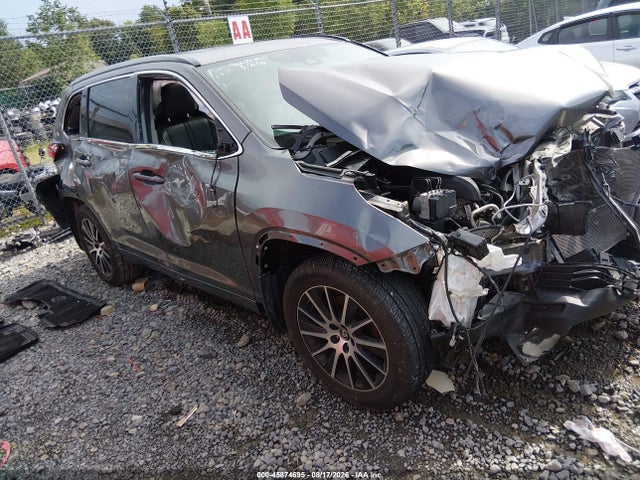 2018 TOYOTA HIGHLANDER SE - 1