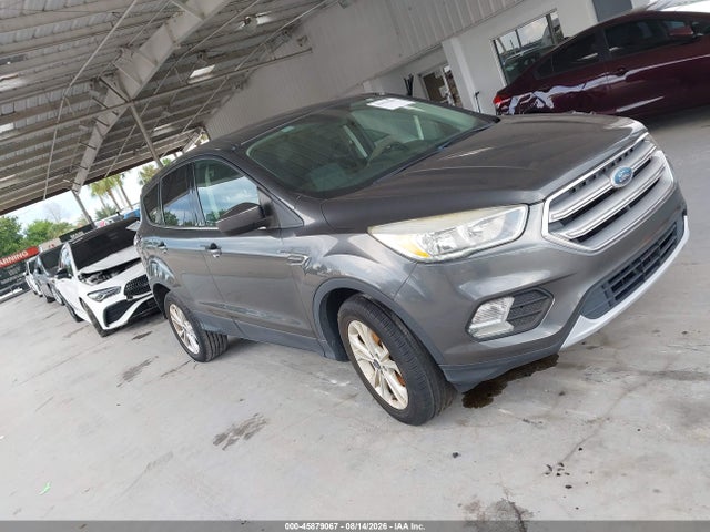 2017 FORD ESCAPE SE - 1