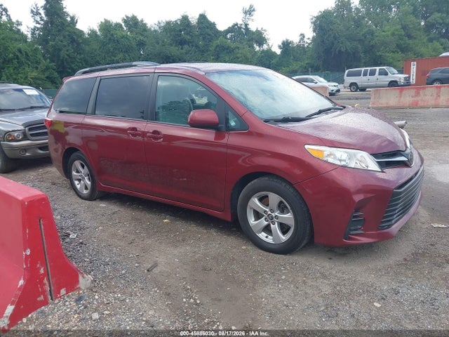 2018 TOYOTA SIENNA LE 8 PASSENGER - 1