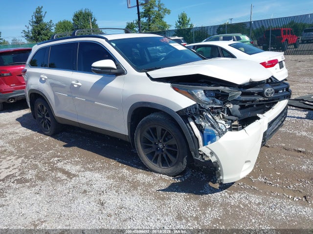 2019 TOYOTA HIGHLANDER SE - 1