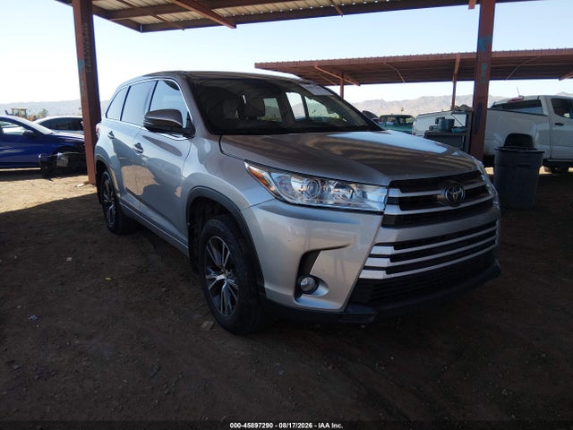 2017 TOYOTA HIGHLANDER LE PLUS - 1