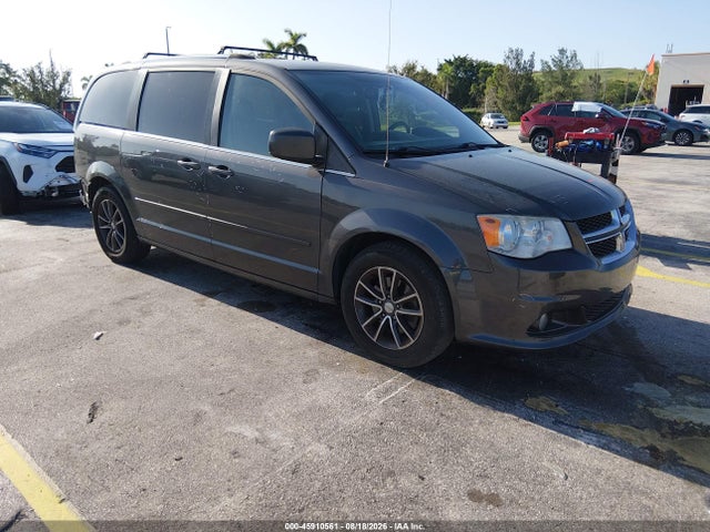 2017 DODGE GRAND CARAVAN SXT - 1