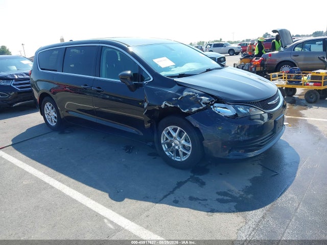 2017 CHRYSLER PACIFICA TOURING - 1
