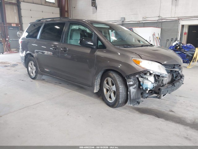 2020 TOYOTA SIENNA LE - 1