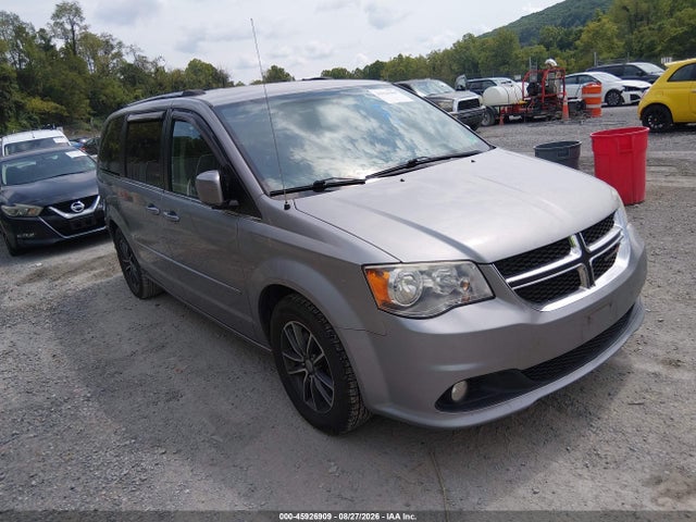2017 DODGE GRAND CARAVAN SXT - 1