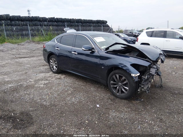 2017 INFINITI Q70 3.7 - 1
