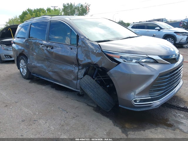 2023 TOYOTA SIENNA PLATINUM - 1