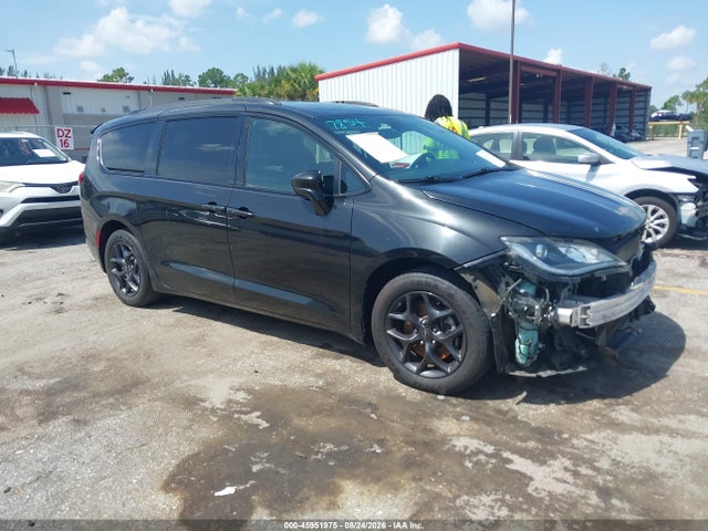 2020 CHRYSLER PACIFICA TOURING L - 1