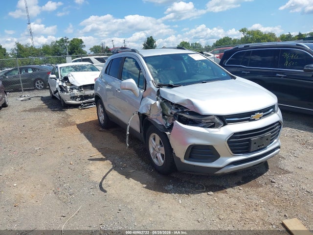 2020 CHEVROLET TRAX FWD LT - 1