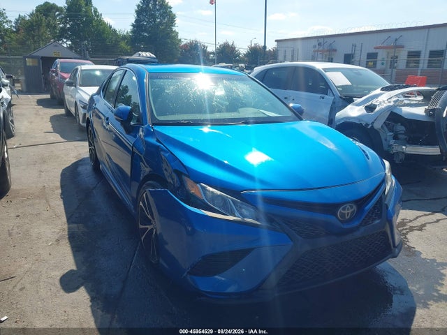 2018 TOYOTA CAMRY SE - 1