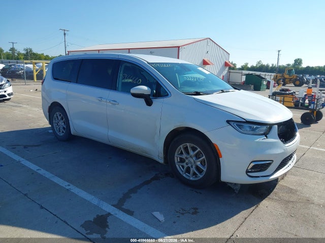 2023 CHRYSLER PACIFICA TOURING L - 1
