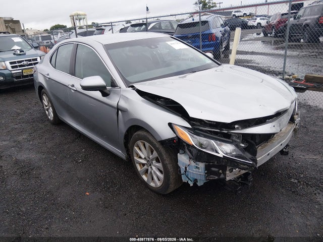2018 TOYOTA CAMRY LE - 1