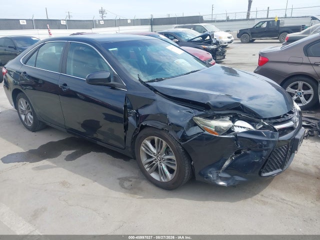 2017 TOYOTA CAMRY SE - 1