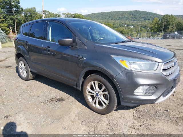 2017 FORD ESCAPE SE - 1