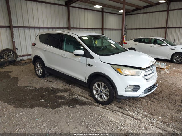 2017 FORD ESCAPE SE - 1