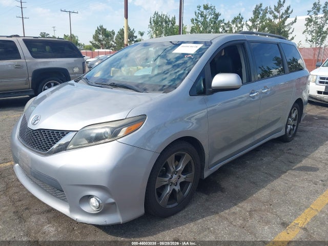 2017 TOYOTA SIENNA SE 8 PASSENGER - 1
