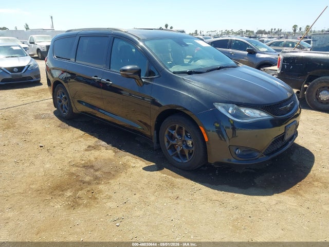 2018 CHRYSLER PACIFICA LIMITED - 1