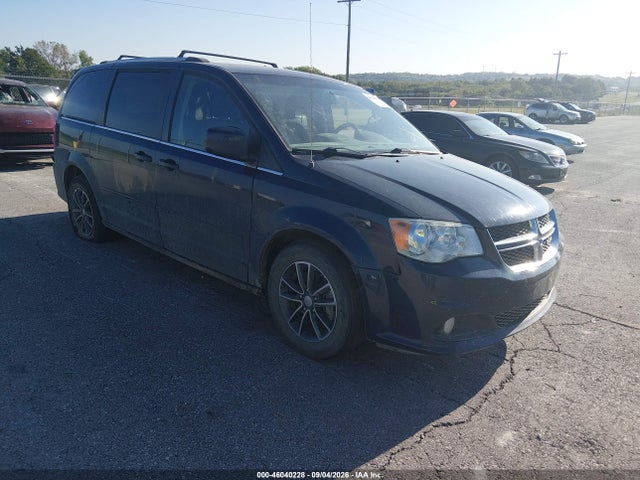 2017 DODGE GRAND CARAVAN SXT - 1