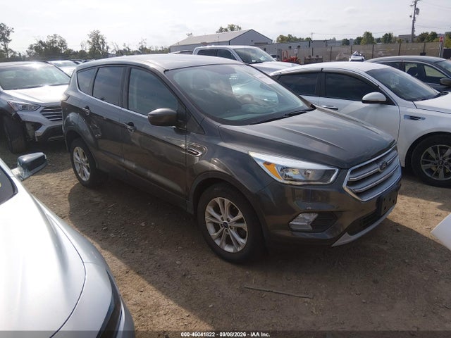 2017 FORD ESCAPE SE - 1