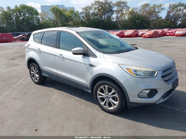 2017 FORD ESCAPE SE - 1