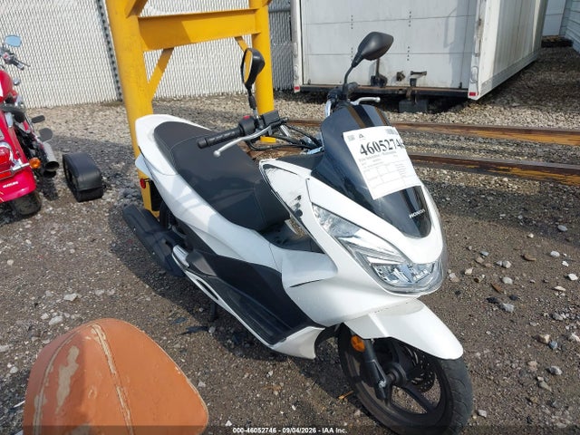 2017 HONDA PCX 150 - 1