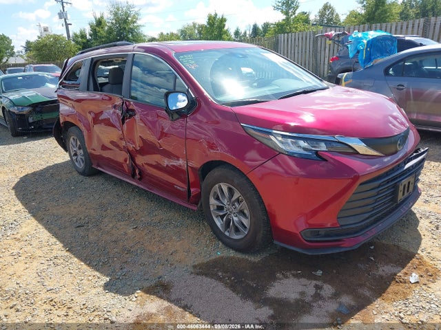 2021 TOYOTA SIENNA LE - 1