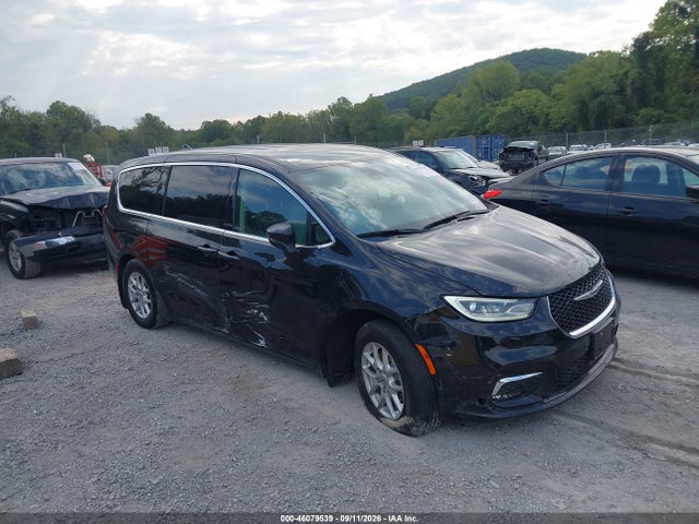 2023 CHRYSLER PACIFICA TOURING L - 1
