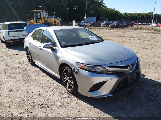 2018 TOYOTA CAMRY SE - 1