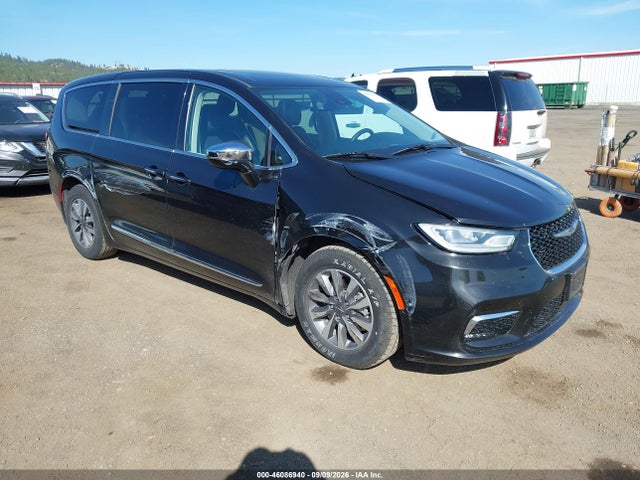 2023 CHRYSLER PACIFICA HYBRID LIMITED - 1
