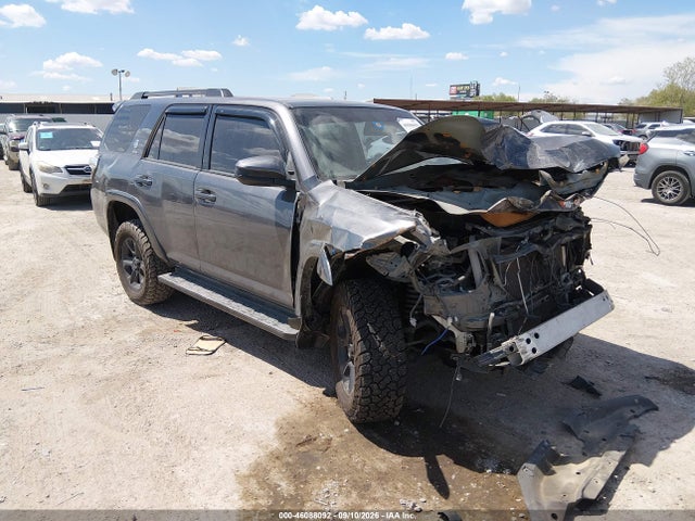 2017 TOYOTA 4RUNNER SR5 - 1