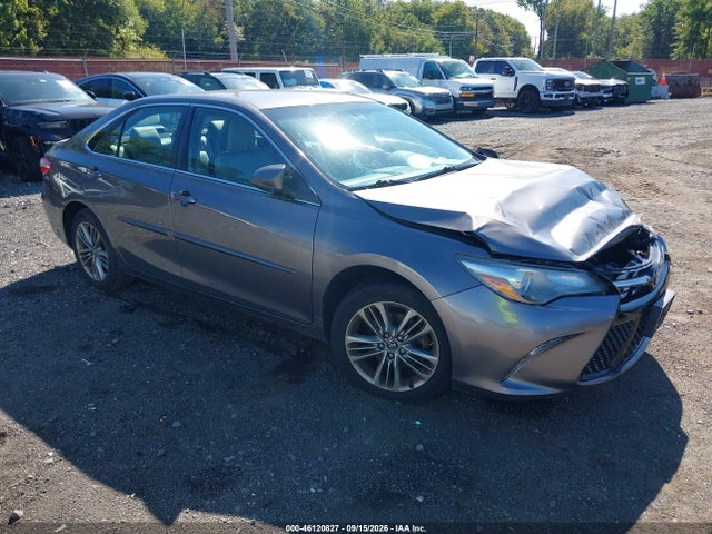 2017 TOYOTA CAMRY SE - 1
