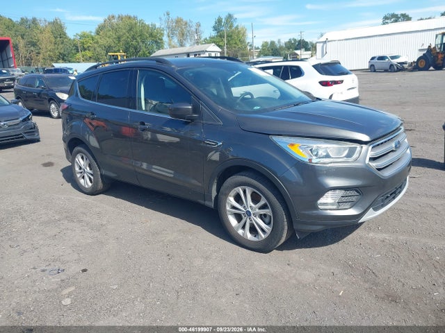 2017 FORD ESCAPE SE - 1