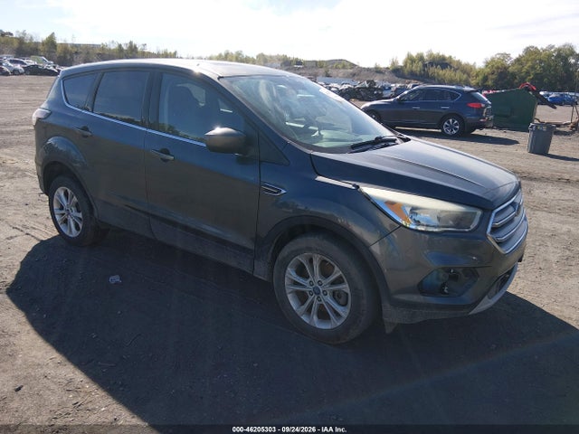 2017 FORD ESCAPE SE - 1