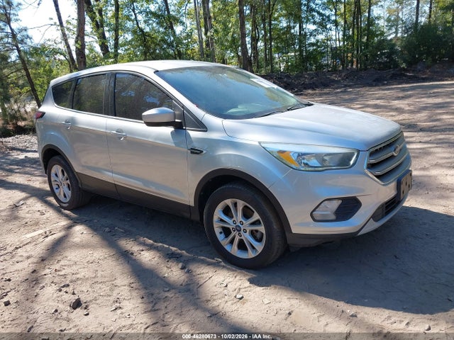 2017 FORD ESCAPE SE - 1