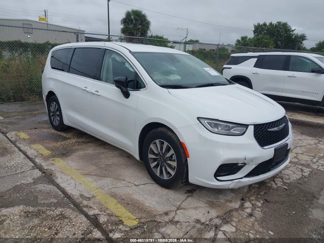 2024 CHRYSLER PACIFICA HYBRID SELECT - 1