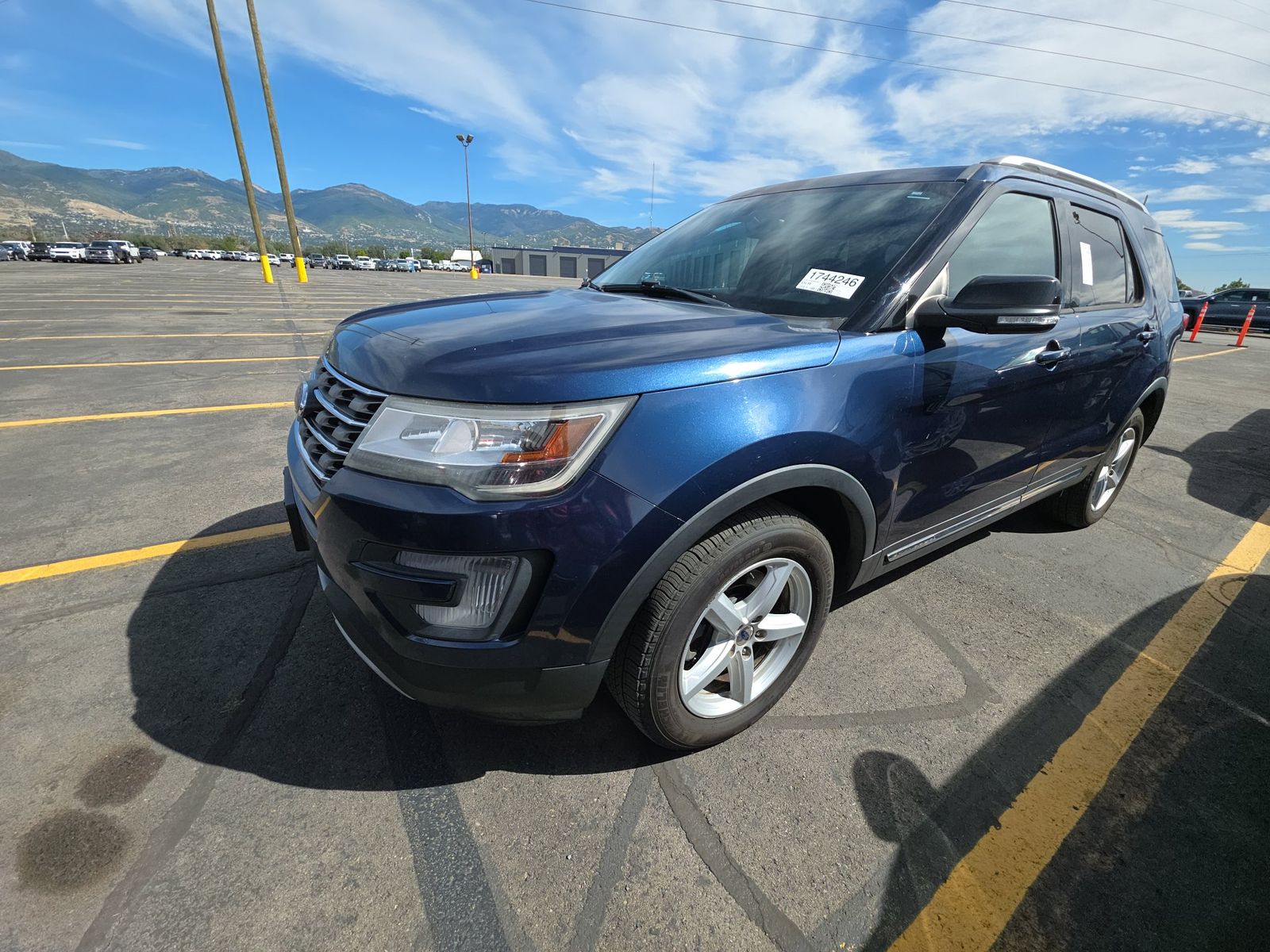 2017 FORD EXPLORER XLT - 1
