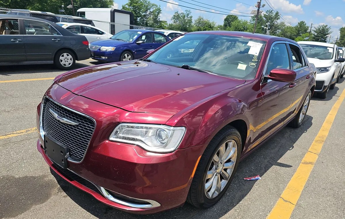 2017 CHRYSLER 300 Limited - 1