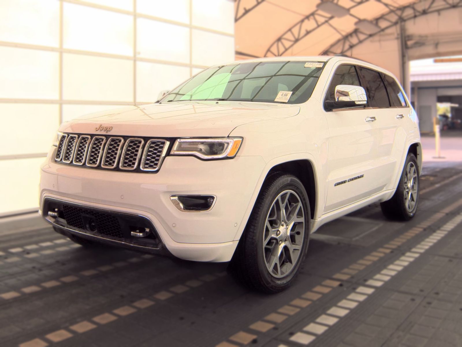 2019 JEEP GRAND CHEROKEE Overland - 1