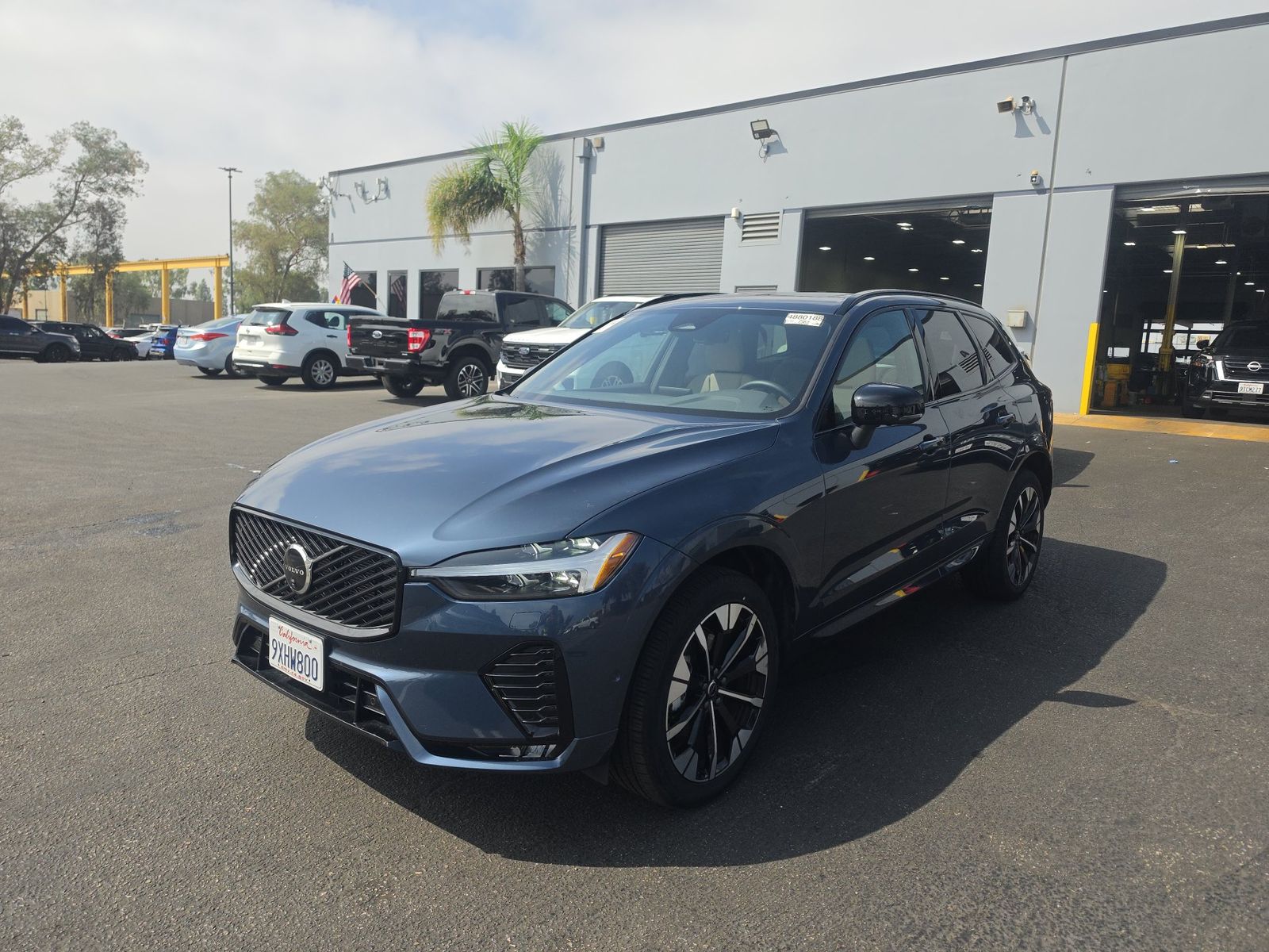 2026 VOLVO XC60 B5 Plus - 1