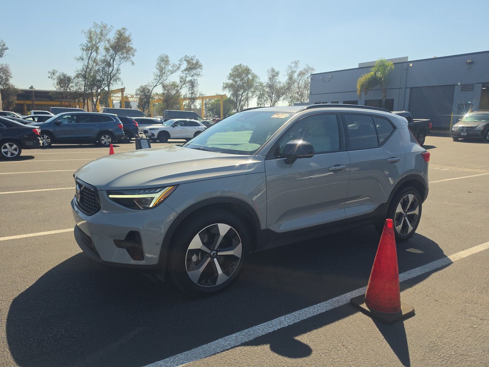 2026 VOLVO XC40 B5 Plus - 1