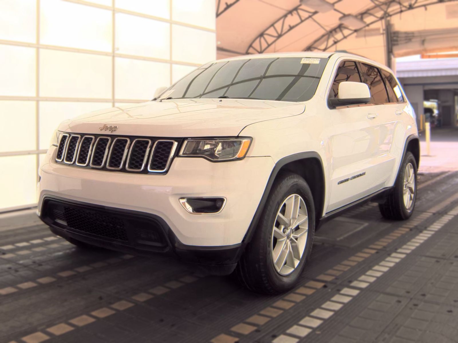2018 JEEP GRAND CHEROKEE LAREDO E Edition - 1