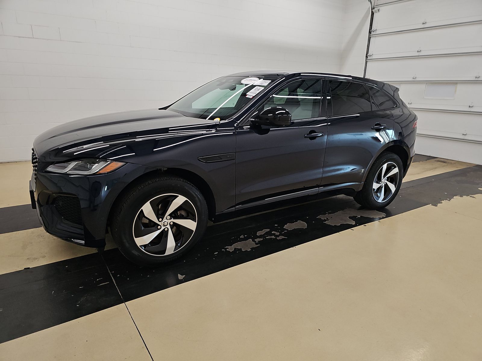2026 JAGUAR F-PACE P250 R-DYNAMIC S - 1