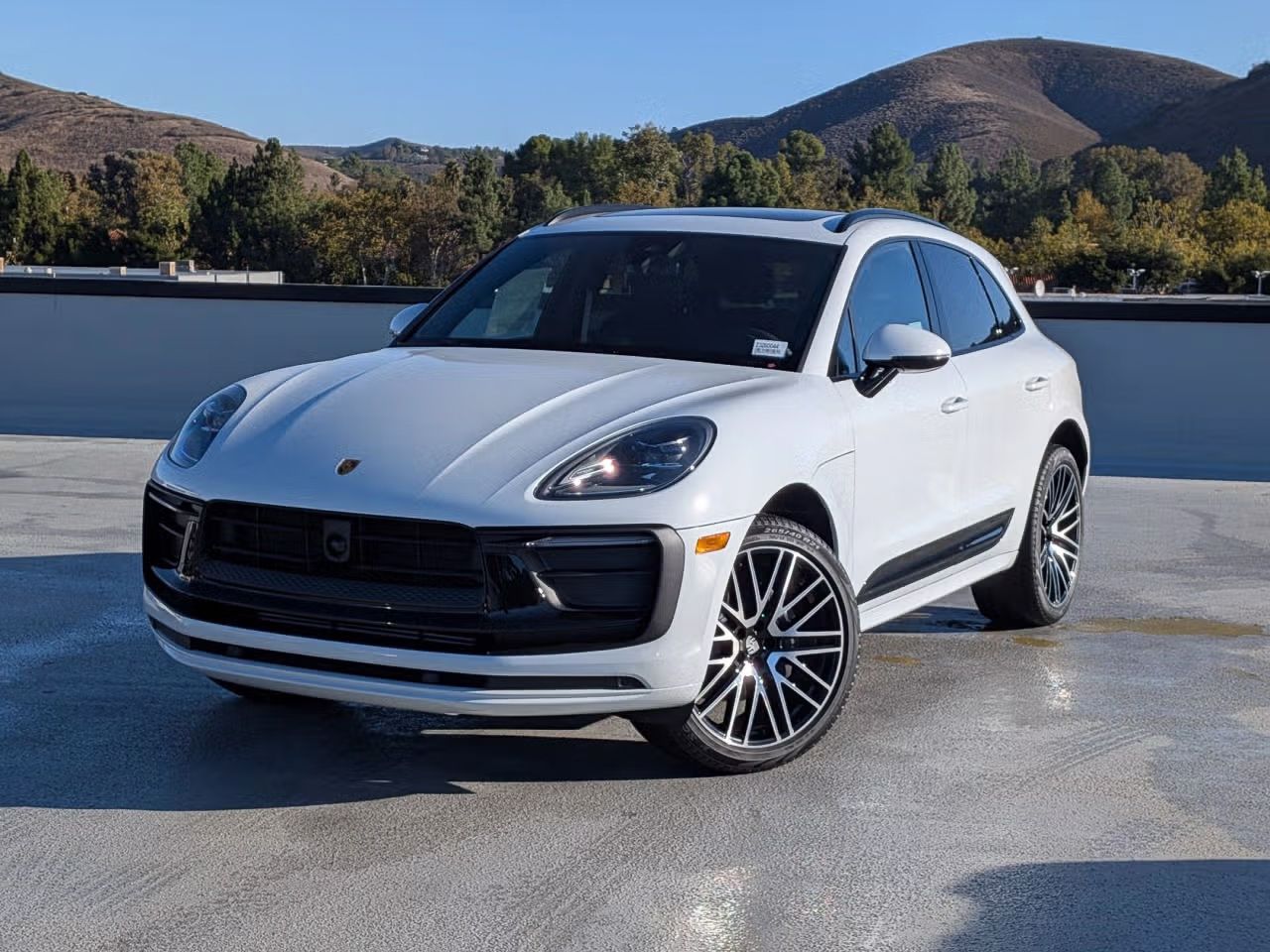 2026 PORSCHE MACAN Base - 1