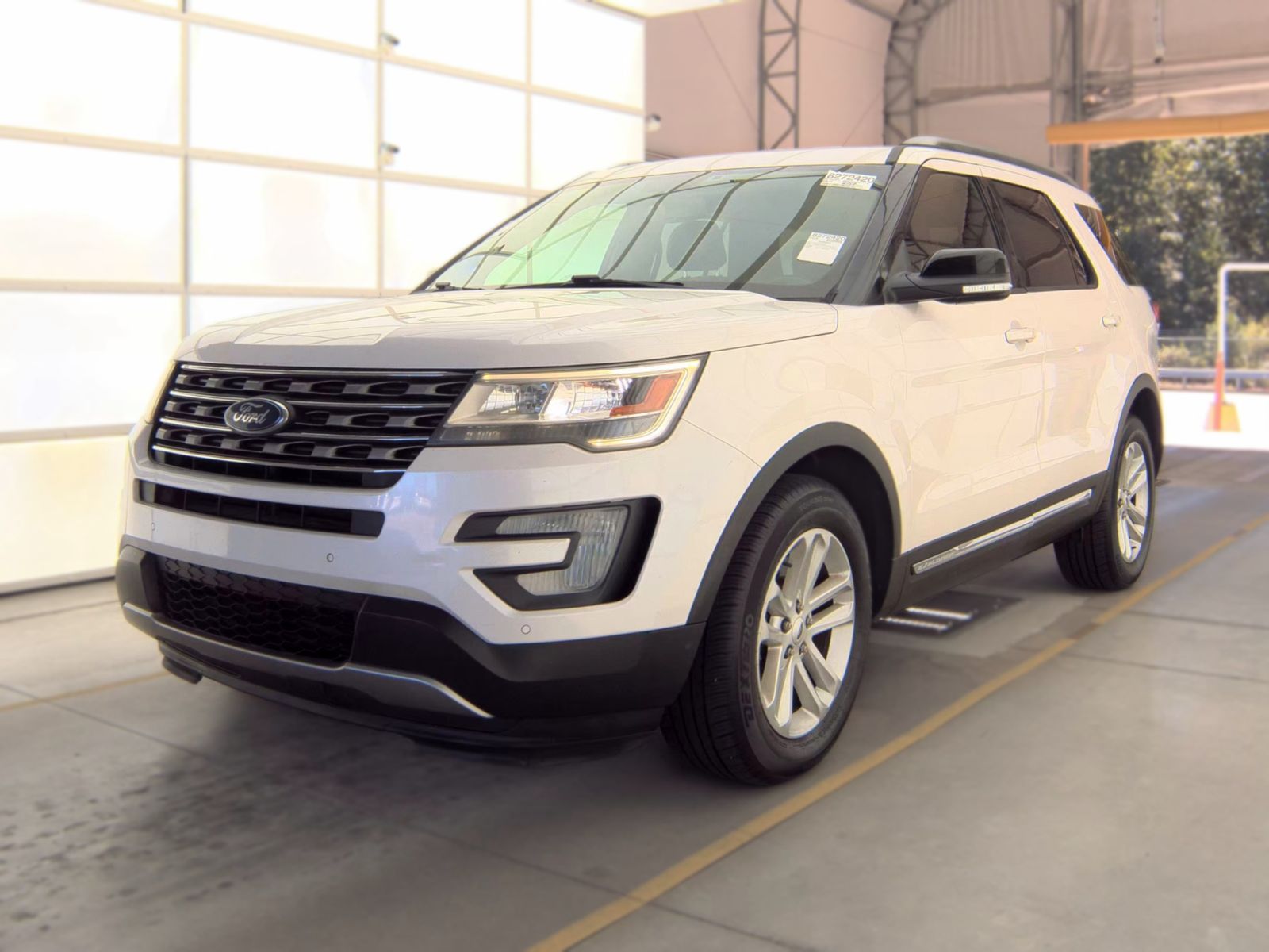 2017 FORD EXPLORER XLT - 1