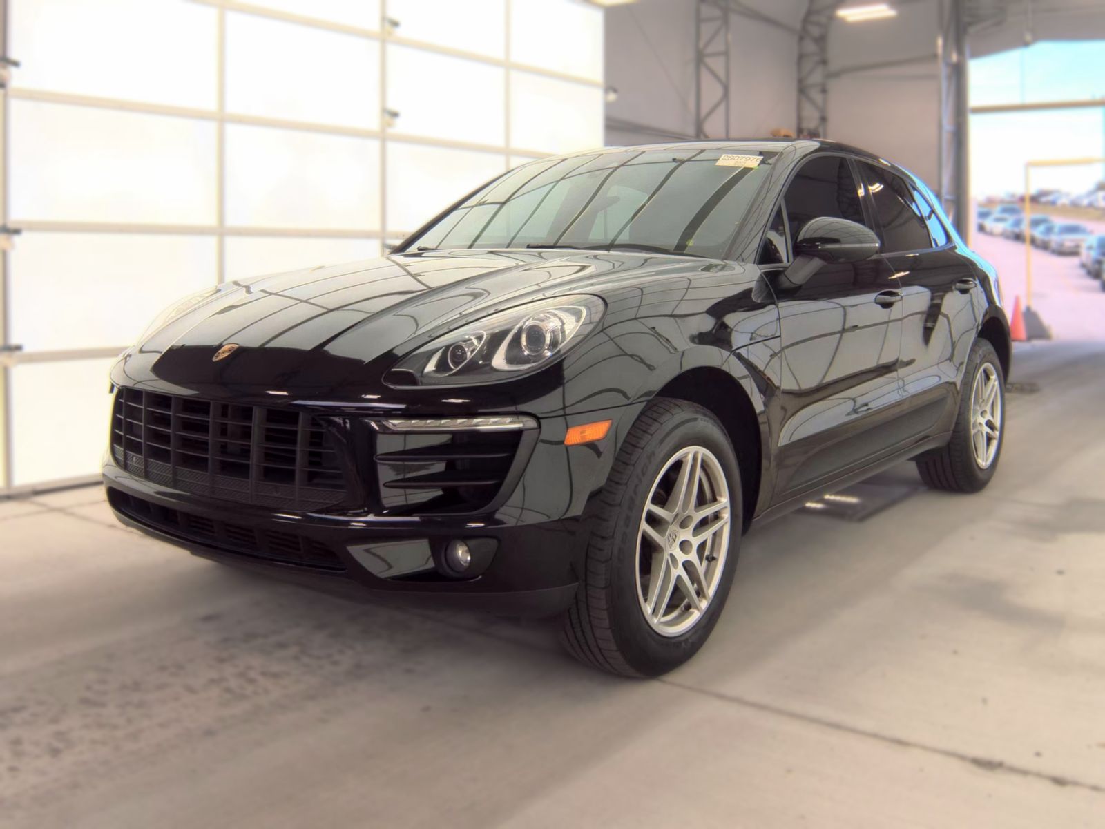 2018 PORSCHE MACAN Base - 1
