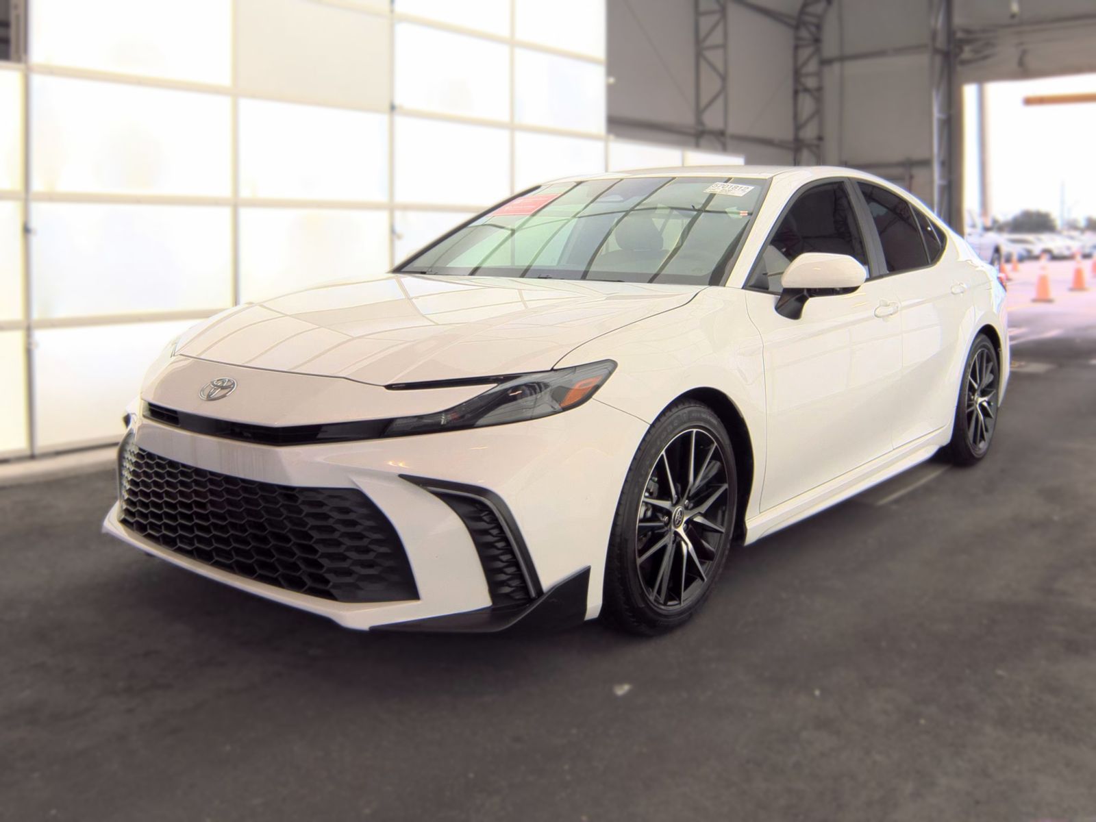 2025 TOYOTA CAMRY SE - 1